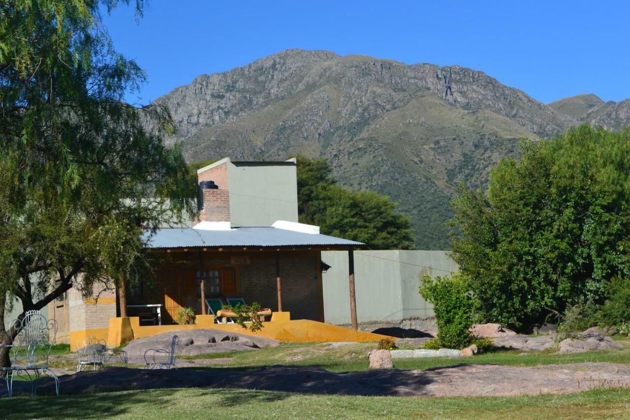 Cabanas Los Relinchos Capilla del Monte Exterior photo